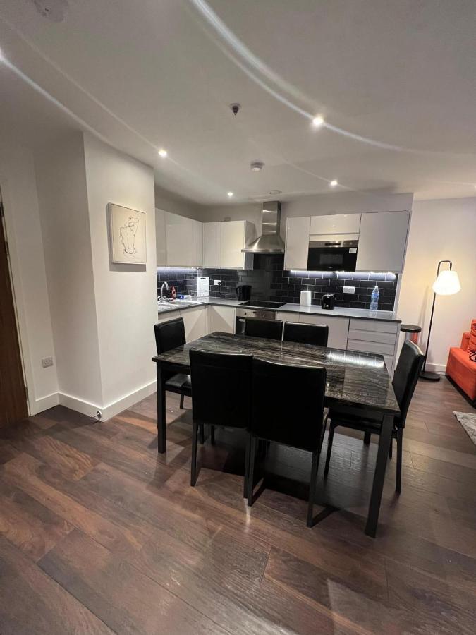 Spacious Sleep 7 Flat 20 Mins Central London Bp65 Экстерьер фото