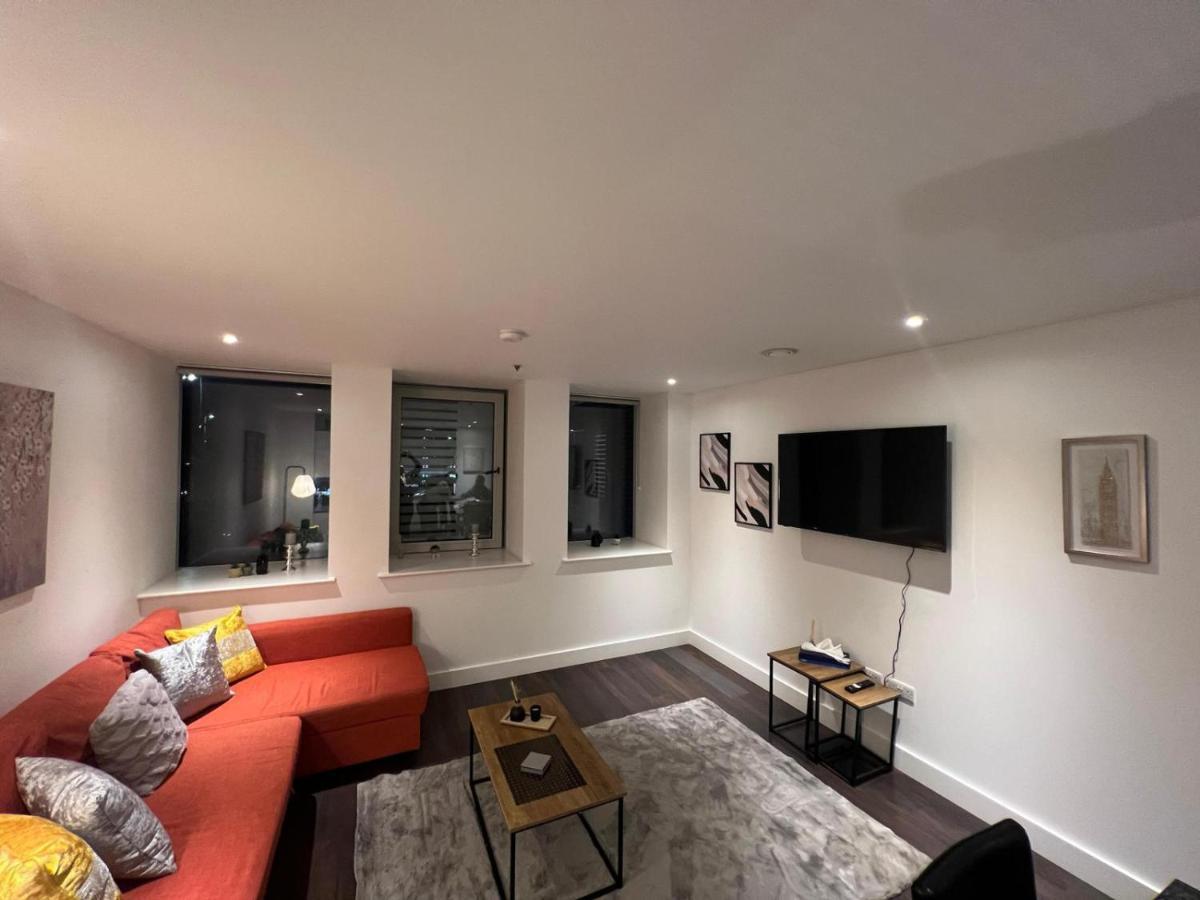 Spacious Sleep 7 Flat 20 Mins Central London Bp65 Экстерьер фото